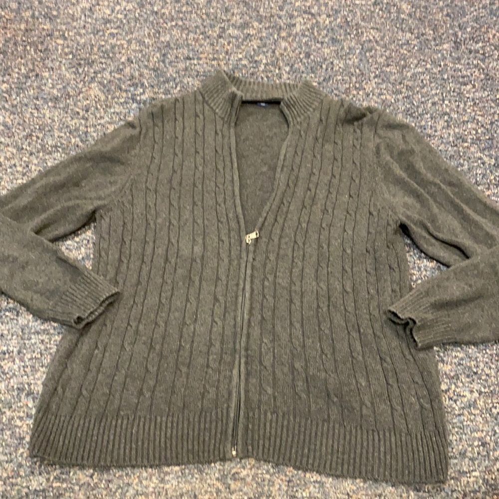 BASIC Editions Gray Zip up sweater sz. L